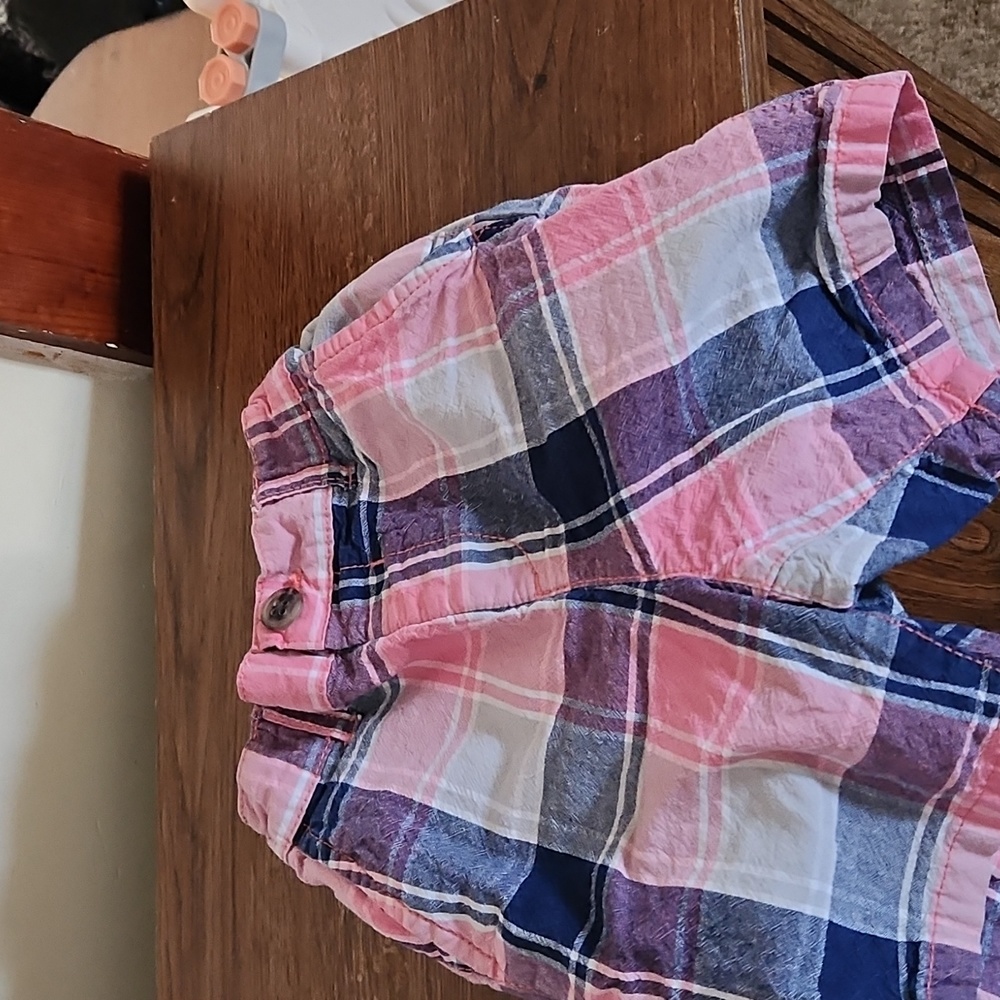 The children place shorts